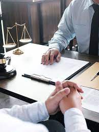 لیلا احمدی مقدم وکیل
